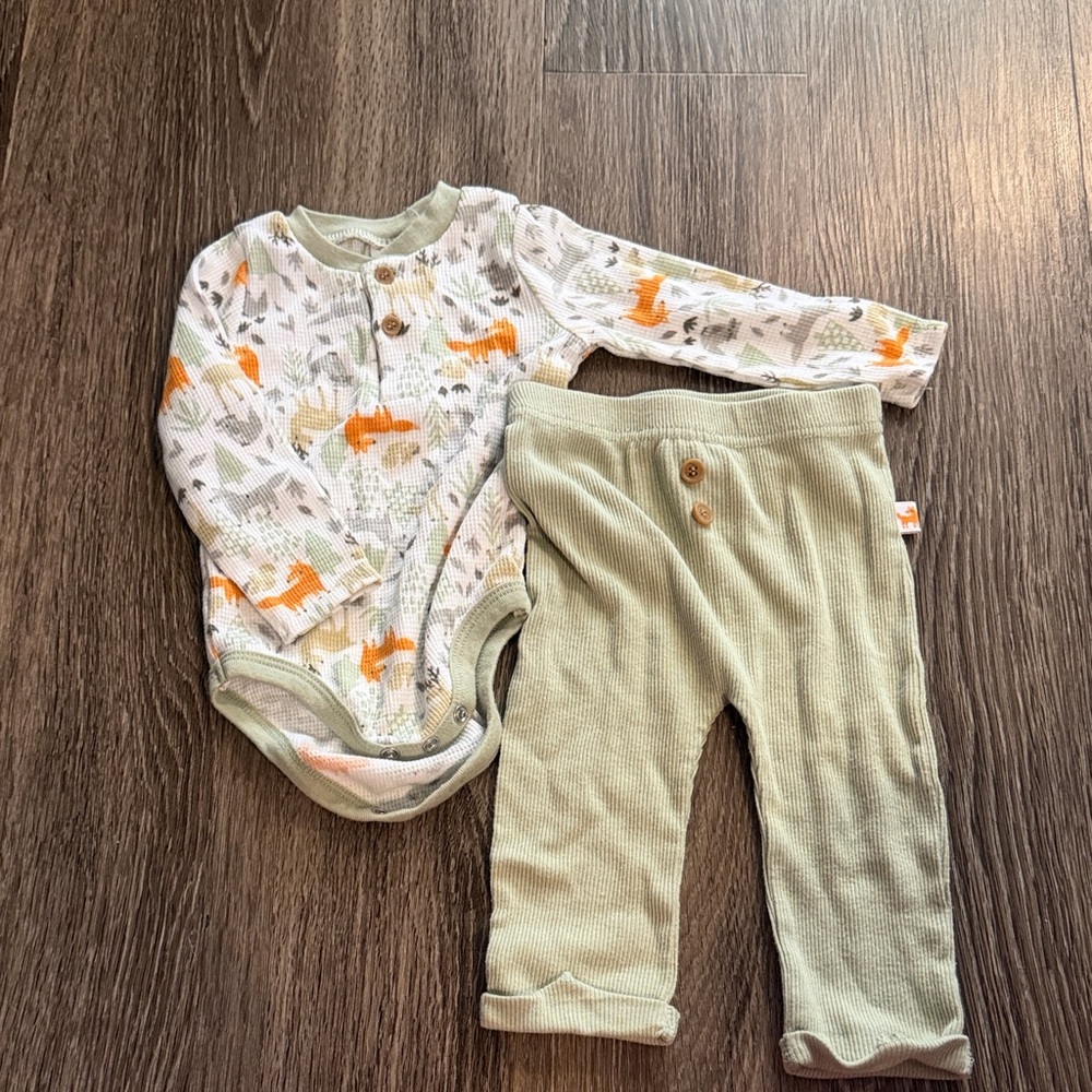 Adorable Fox Print Baby Outfit
